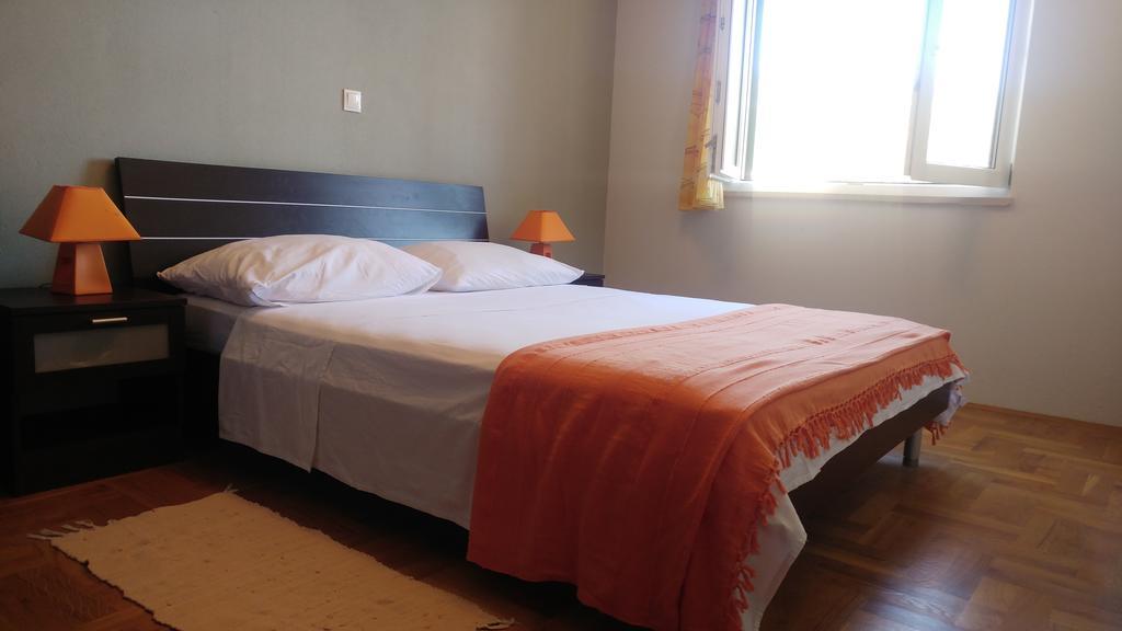 Marija Apartma Marina